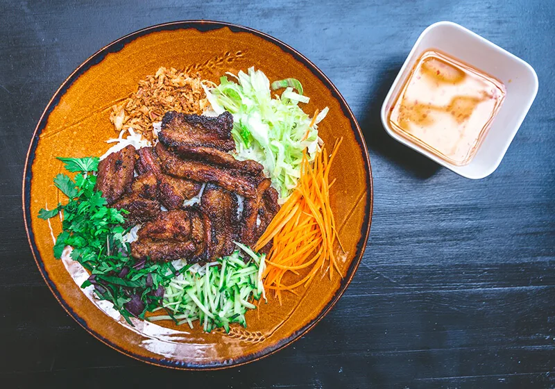 bun cha grilované platky vepřového