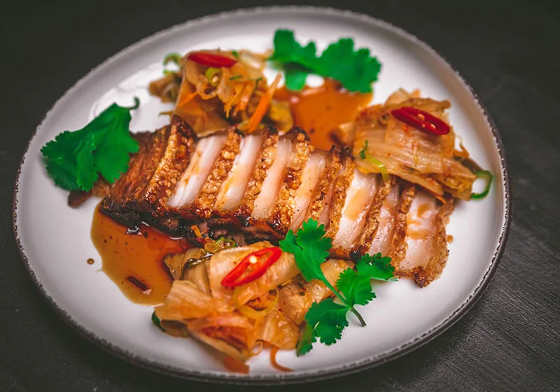 bůček na asijský způsob s kim chi